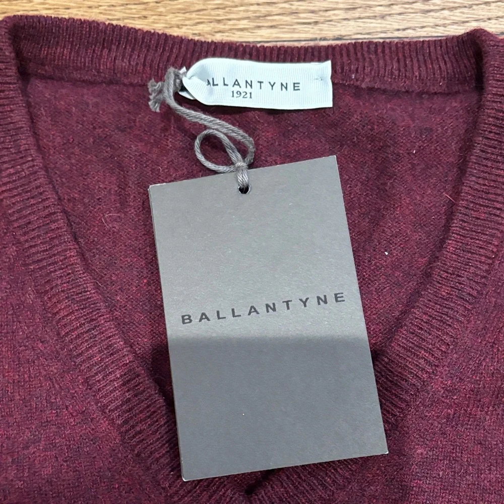 NWT Ballatyne V-Neck Cashmere Sweater in Deep Burgundy